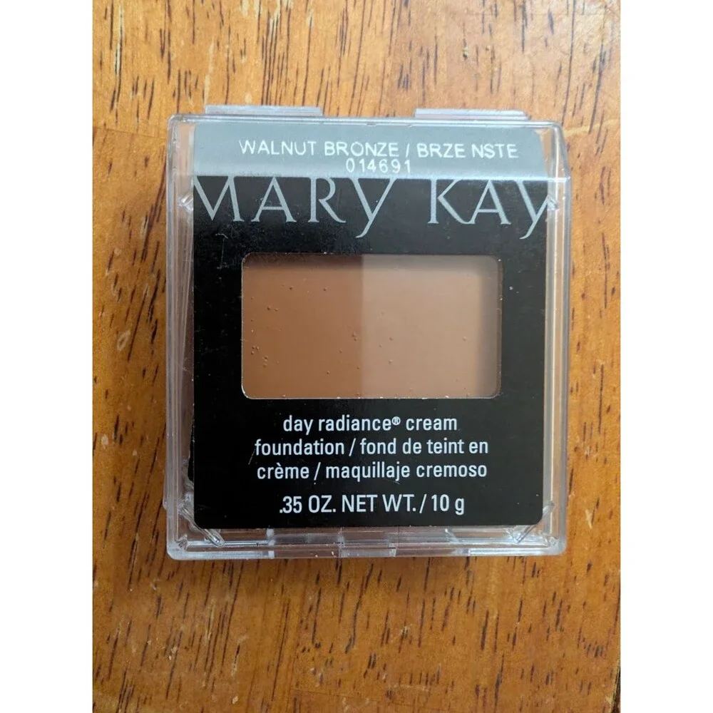 Mary Kay Day Radiance Cream Foundation Walnut Bronze 014691 New .35 oz
